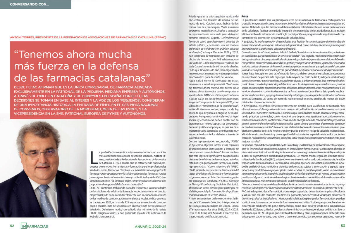 Miniature,People,Wearing,Swimsuit,Relaxing,On,The,Beach,With,Blue